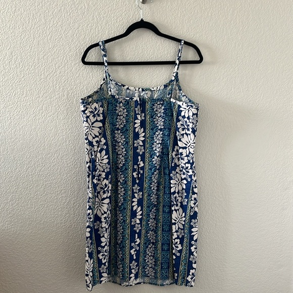 100% Cotton Hawaiian Hilo Hattie’s dress - Picture 2 of 3
